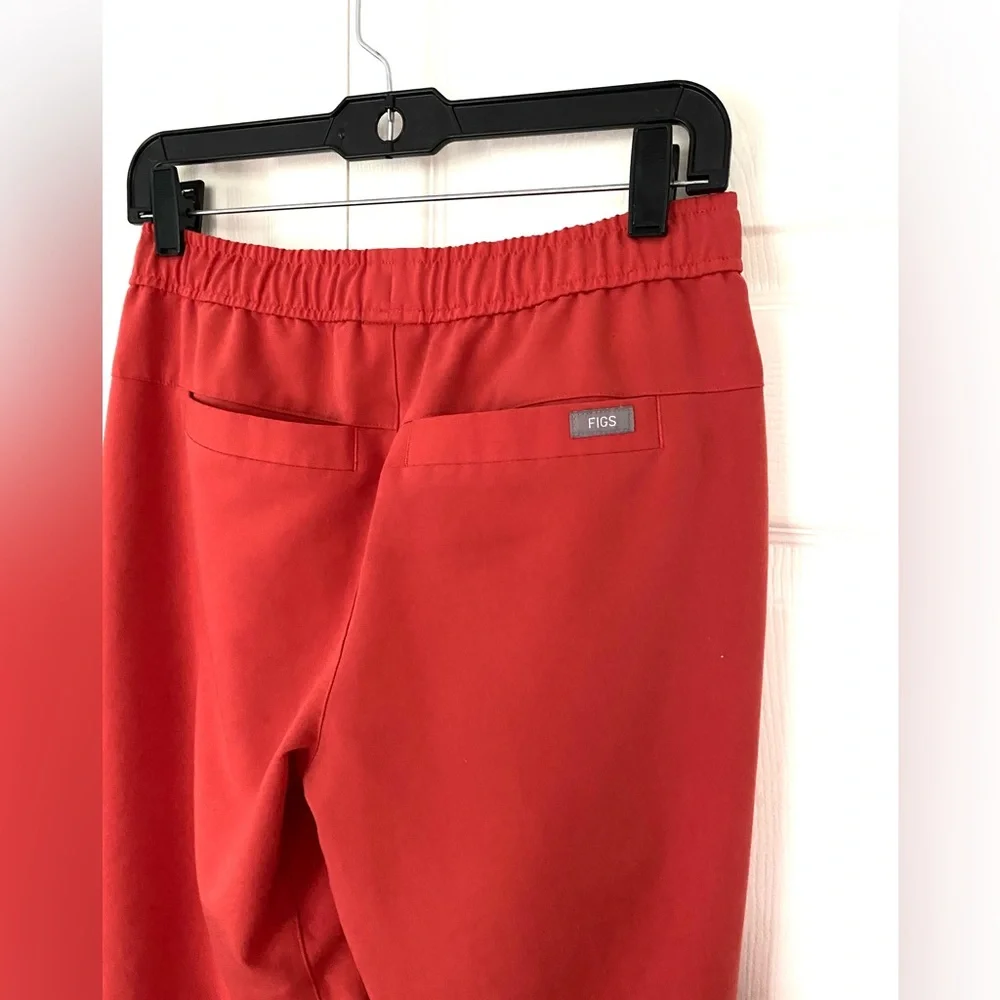 Figs Scrubs Pants Men's Tansen Joggers Scrub Pants Coral Clay size XS Short